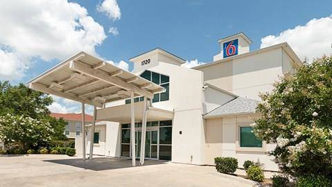 Motel 6 cleburne tx