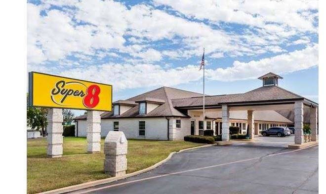 Super 8 by wyndham cleburne