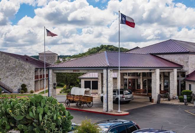 Y o ranch hotel
