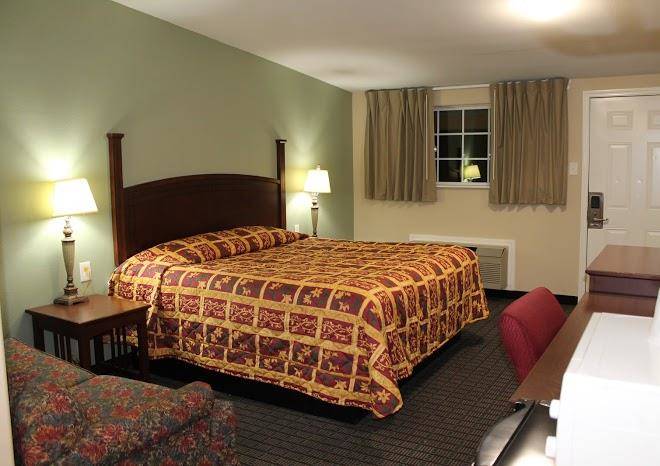 American Inn & Suites Image