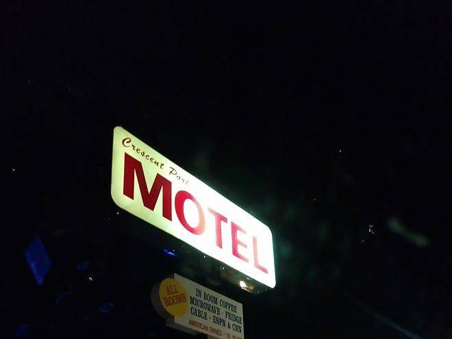 Crescent park motel & suites