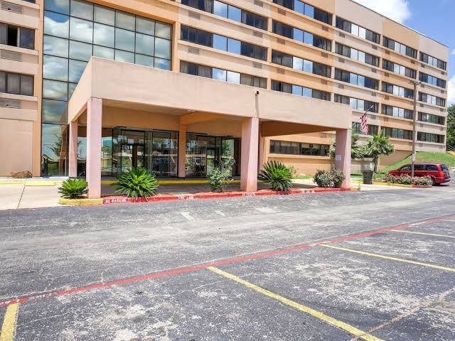 Hotel austin street giddings