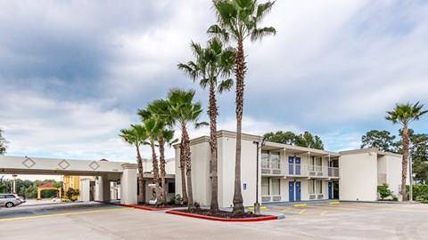 Motel 6 cleveland tx