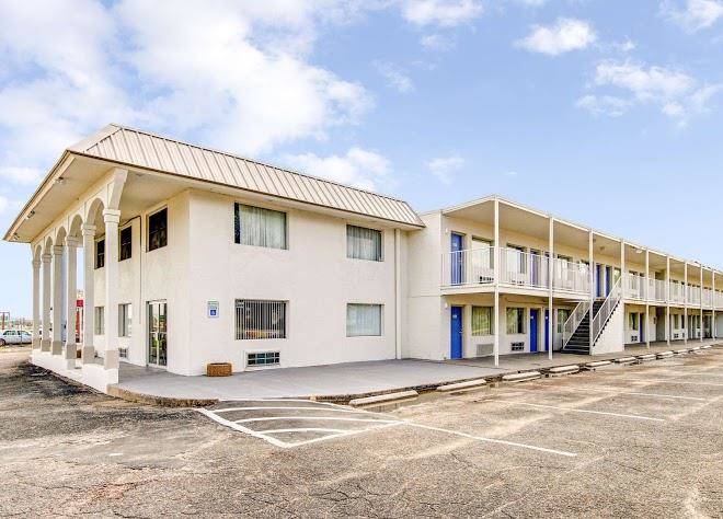 Motel 6 Waco Tx Lacey Lakeview Image