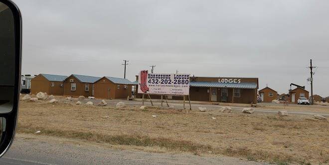 Horseshoe lodges