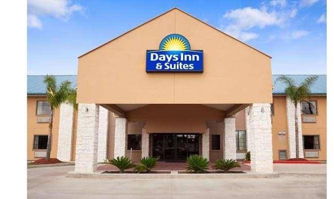 Days inn & suites by wyndham conroe north