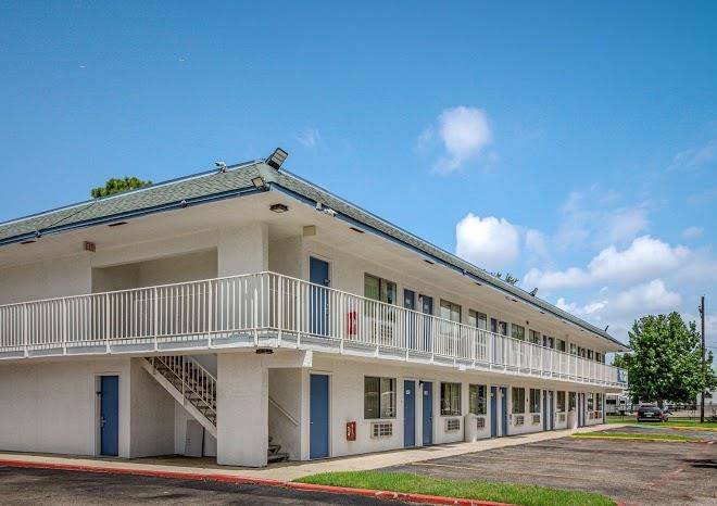 Motel 6 conroe tx