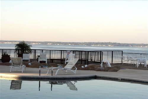 Southern empress lakeside condominiums
