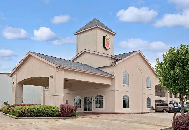 Super 8 by wyndham montgomery lake conroe