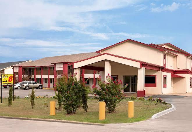 Super 8 by wyndham corsicana