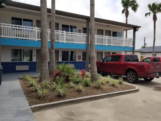 Captain's quarters inn