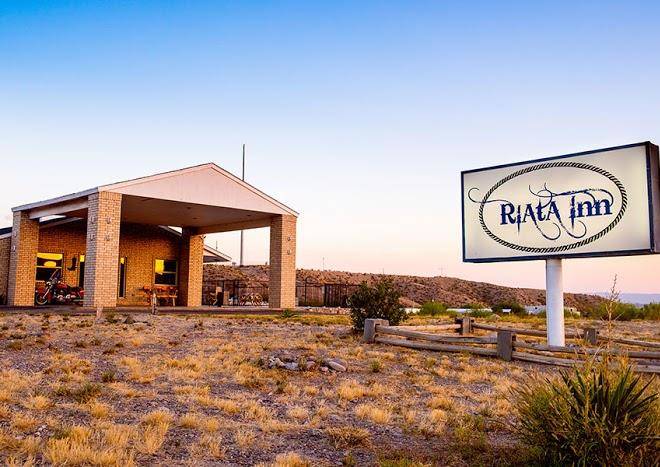 Riata Inn Image