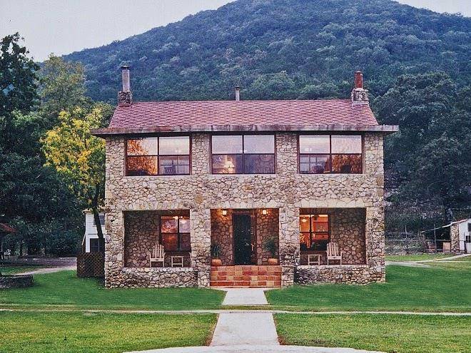Circle h lodge leakey