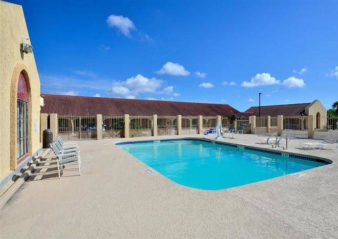 Americas best value inn & suites aransas pass