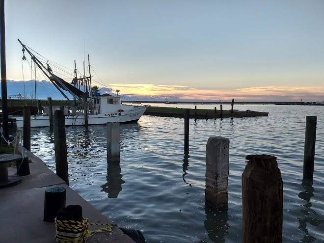 The brass turtle restaurant & lodge
