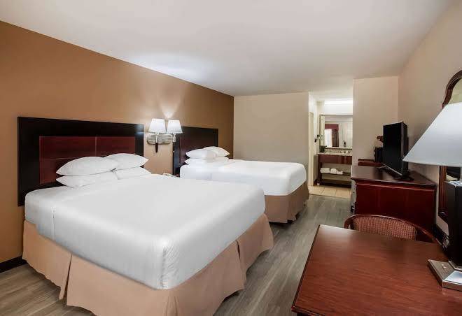 Days inn & suites by wyndham tyler
