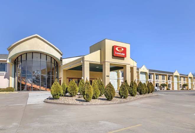 Rose city inn & suites