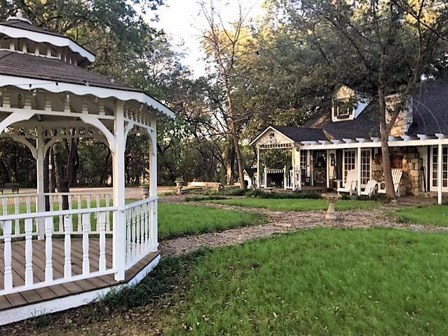 Country woods inn