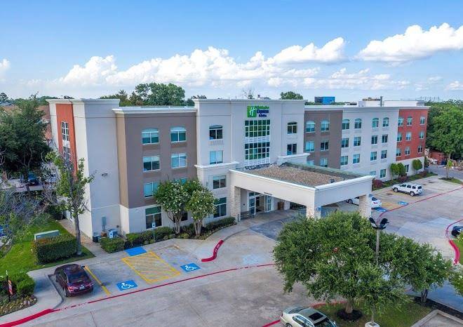 Holiday inn express & suites arlington north stadium area