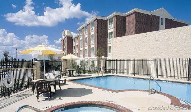 Holiday Inn Express & Suites Lake Worth Nw Loop 820 Image