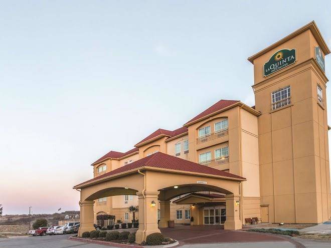 La quinta inn & suites by wyndham fort worth lake worth