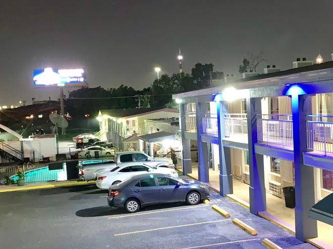 R nite star inn & suites arlington entertainment district