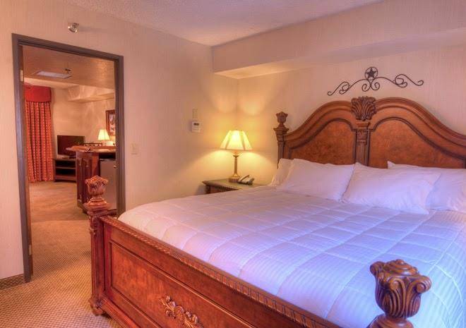 Mcm elegante suites