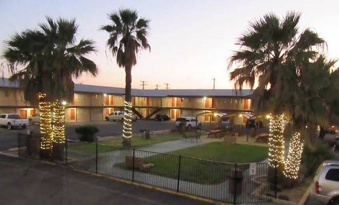 El patio inn