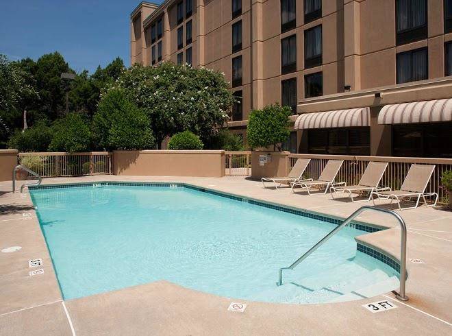 Hampton inn austin nw arboretum