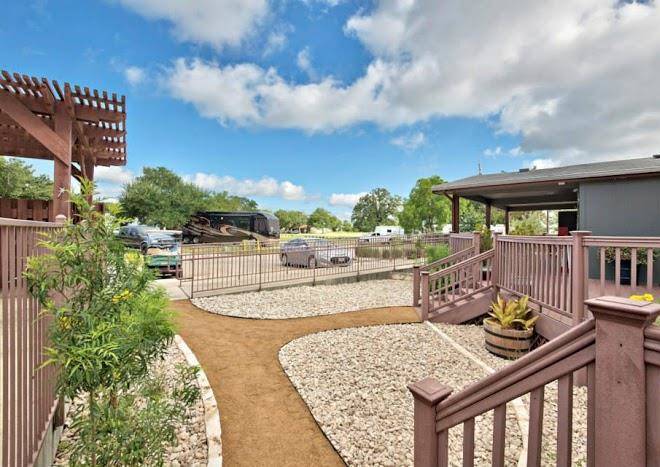 Roberts resorts oak forest