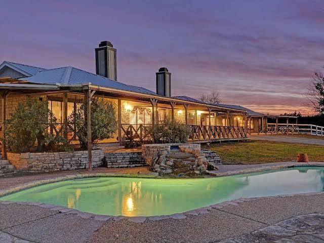 The estate on lake travis