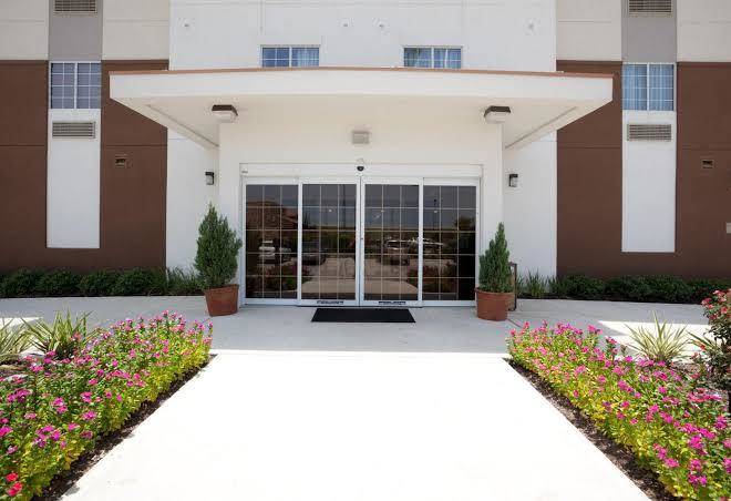 Candlewood suites victoria