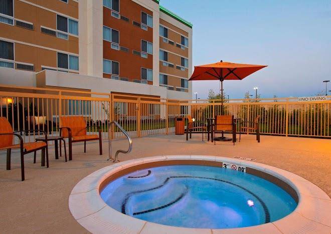 Courtyard By Marriott Victoria Image