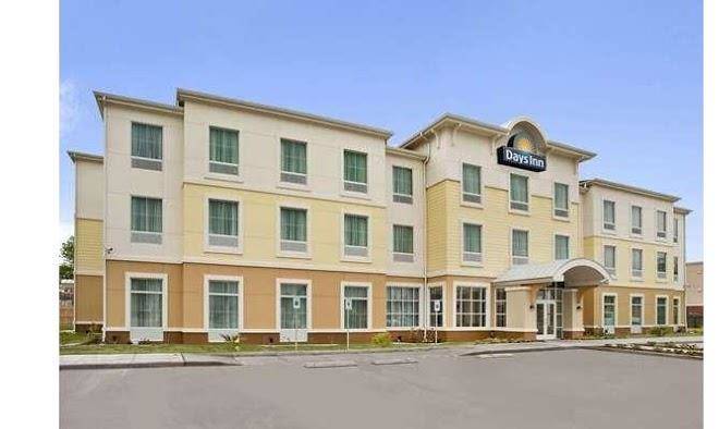 Days Inn By Wyndham Victoria Image