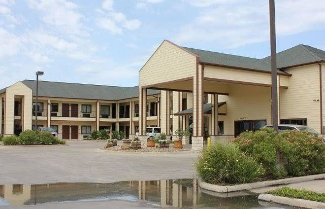 Lone star inn & suites victoria