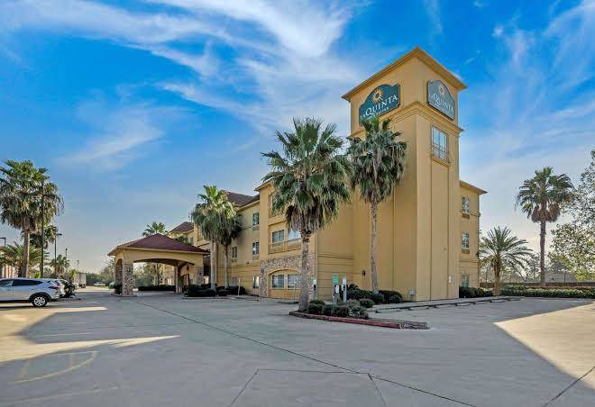 La Quinta Inn & Suites By Wyndham Brookshire West Katy Image