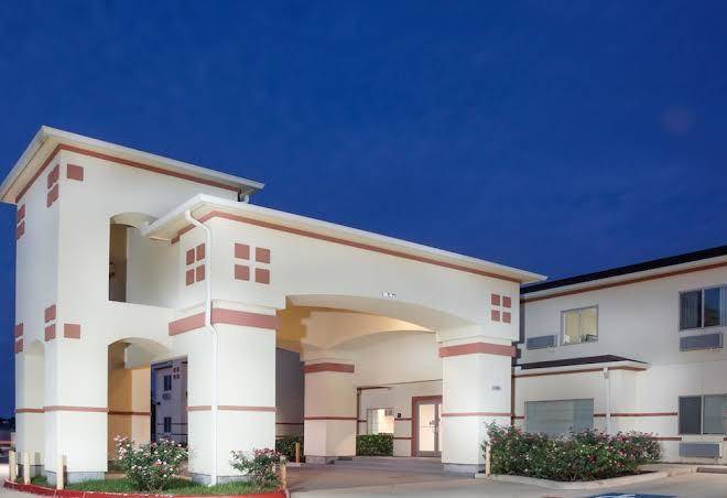 Super 8 by wyndham brenham tx