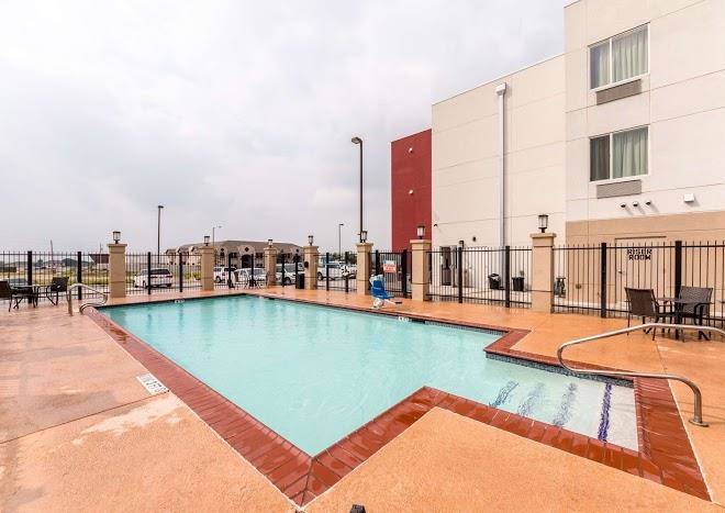 Motel 6 laredo tx airport