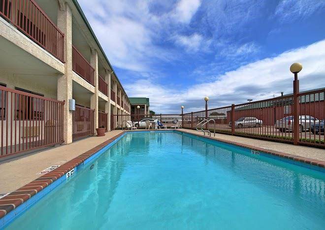 Best western cedar inn
