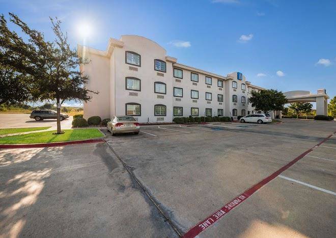 Motel 6 Decatur Tx Image