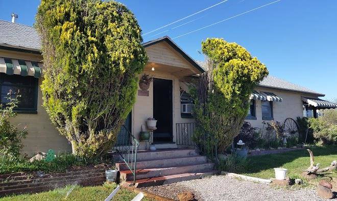 Circle Cliffs Motel Image