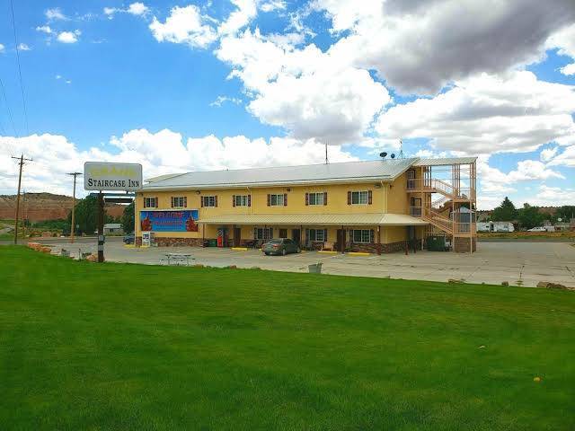 Grand Staircase Inn Image