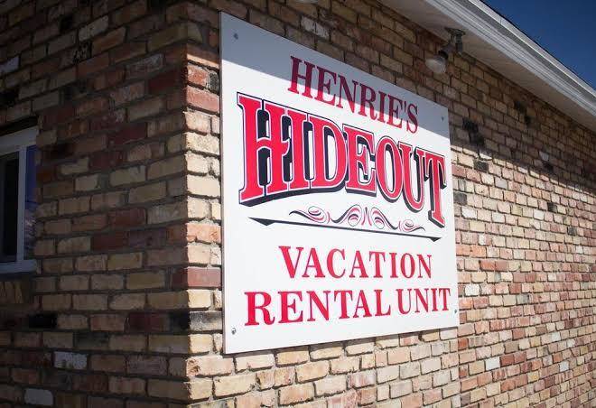 Henrie's Hideout Image