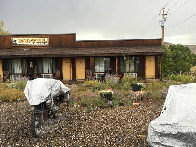 Poles place motel & gift shop