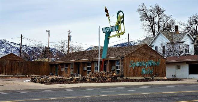 Spinning wheel motel