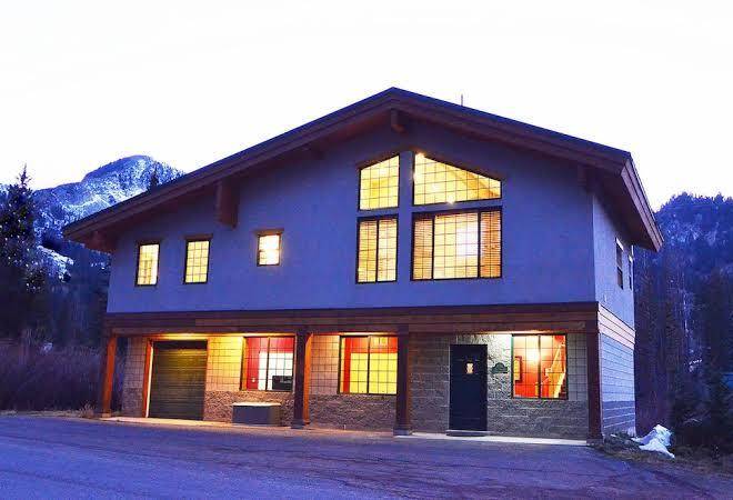 Cottonwood Lodging Company Image