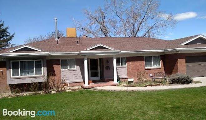 Quiet and convenient great neighborhood