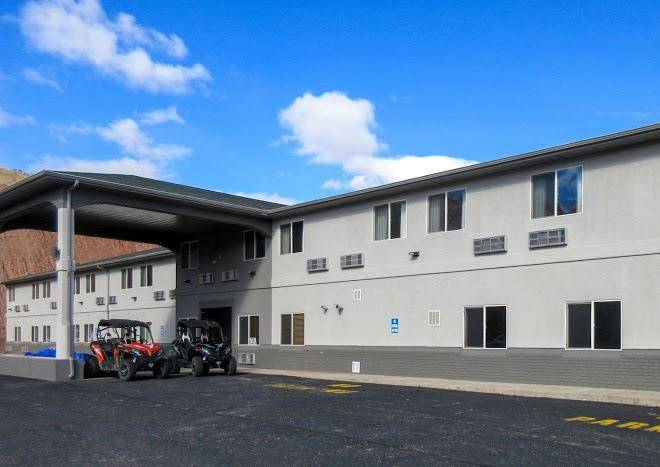 Quality Inn & Suites Salina National Forest Area Image