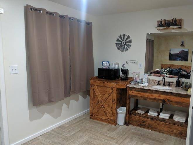 Hurricane hideaway lodging
