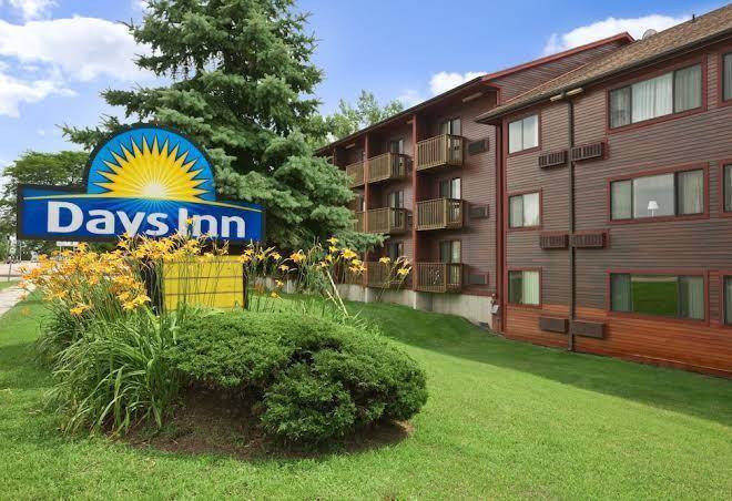 Days Inn By Wyndham Colchester Burlington Image